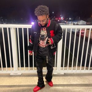 Meet your Posher, Adrian